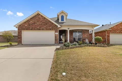 6136 Farrah Dr, Fort Worth, TX 76131