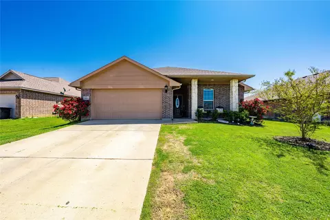 132 Oak Springs Loop, Mabank, TX 75147