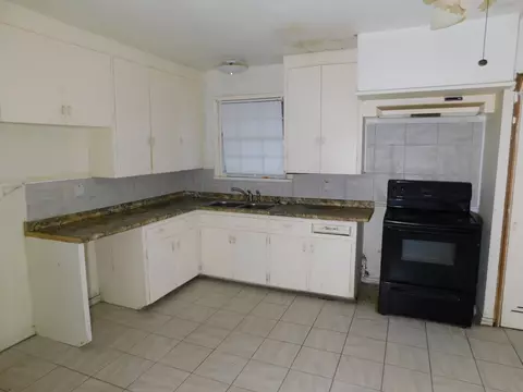 Kitchen - 201 SE 3rd St, Springhill, LA 71075 photo 1 of 1