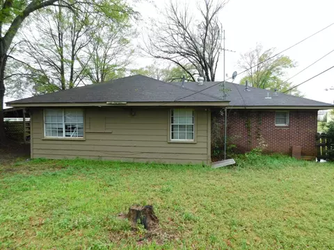 Exterior - 201 SE 3rd St, Springhill, LA 71075 photo 5 of 5