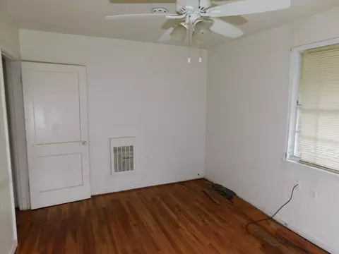 Bedroom - 201 SE 3rd St, Springhill, LA 71075 photo 4 of 4