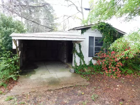 Exterior - 201 SE 3rd St, Springhill, LA 71075 photo 4 of 5