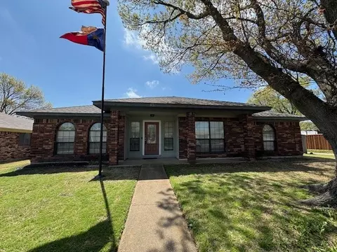 832 Baxter Dr, Plano, TX 75025