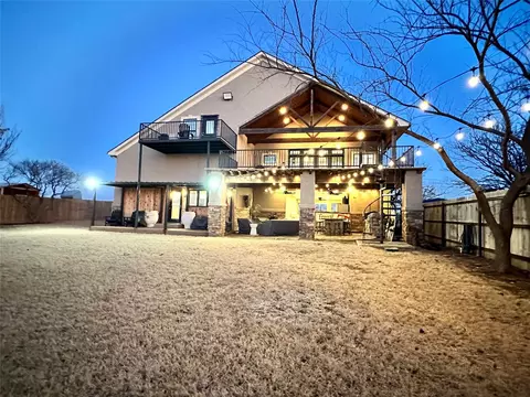 301 E Moonshine Rd, Seymour, TX 76380