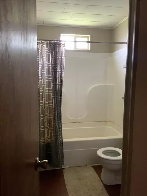 403 E Hackberry St, Leonard, TX 75452 photo 10
