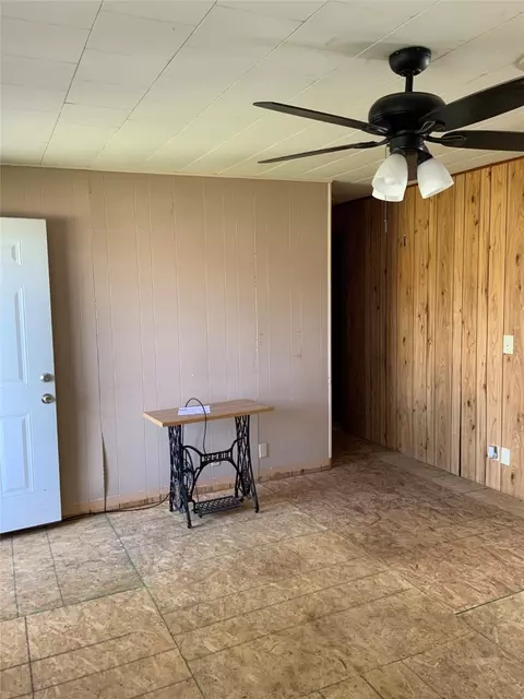 403 E Hackberry St, Leonard, TX 75452 photo 3