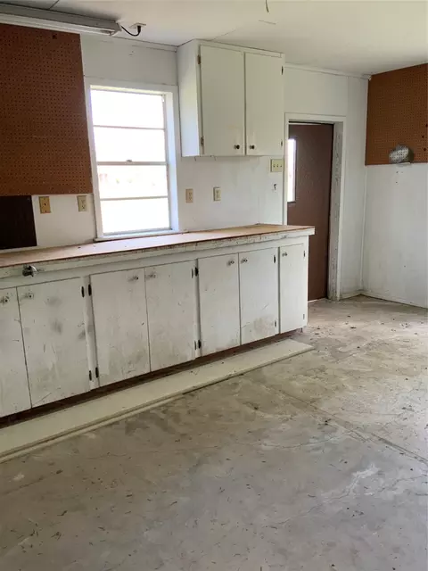 403 E Hackberry St, Leonard, TX 75452 photo 11