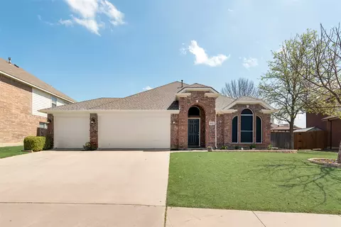 602 Primavera Dr, Arlington, TX 76002