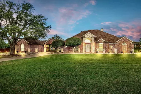 1010 Bentwater Pkwy, Granbury, TX 76049