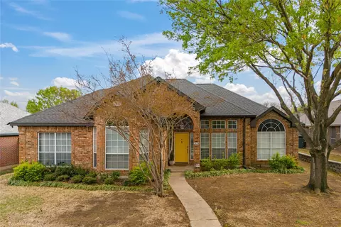 1654 Shannon Dr, Lewisville, TX 75077