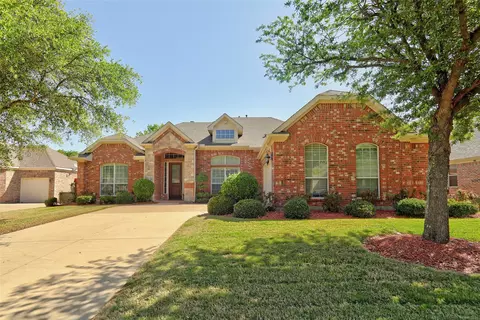 700 Walnut Hollow Dr, Mansfield, TX 76063
