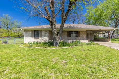 104 W Main St, Pecan Gap, TX 75469
