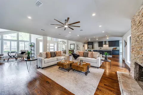 4207 Allencrest Ln, Dallas, TX 75244