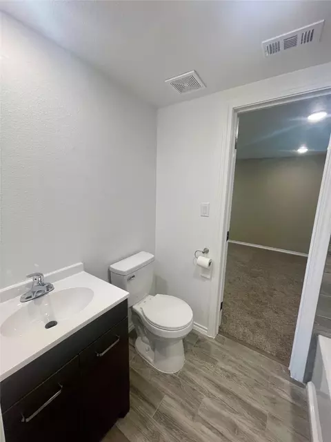 999 W Main St, Como, TX 75431 photo 8