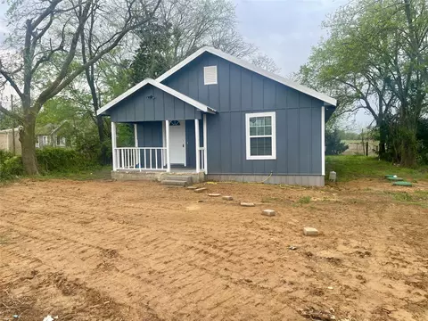 999 W Main St, Como, TX 75431