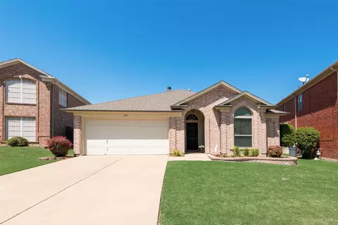 872 Stafford Station Dr, Saginaw, TX 76131