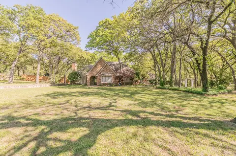 2111 Meadowview Dr, Keller, TX 76262
