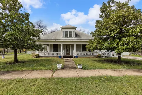 301 1st St, Cooper, TX 75432