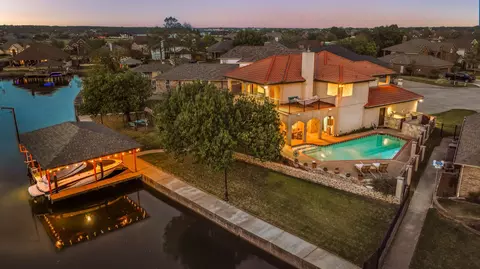 2400 Pebble Dr, Granbury, TX 76048