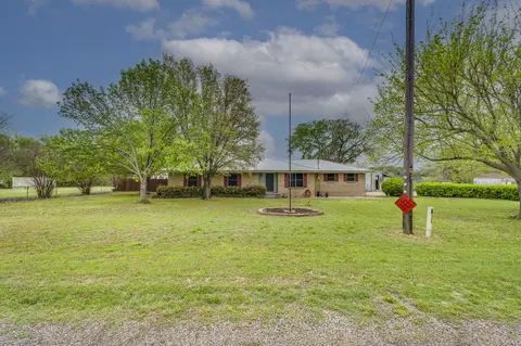 727 Saralvo Rd, Midlothian, TX 76065