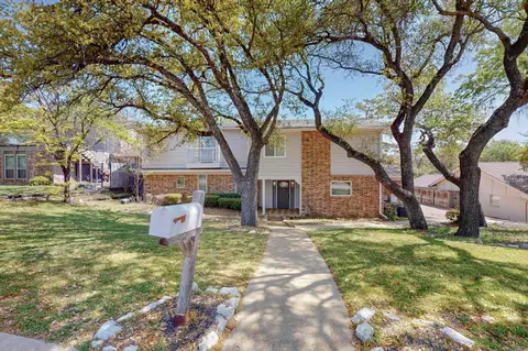 8536 Lake Country Dr, Fort Worth, TX 76179