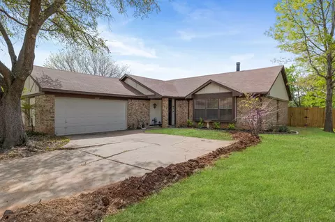 3209 Creekwood Ln, Fort Worth, TX 76123
