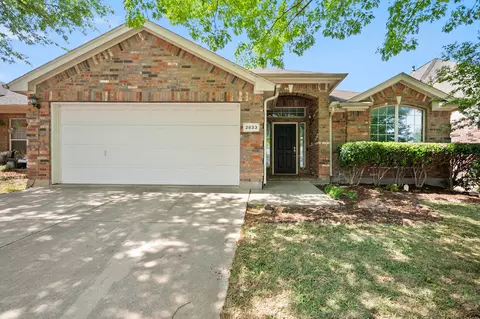 2833 Spotted Owl Dr, Fort Worth, TX 76244