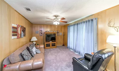 Living - 1201 Coyle St, Springhill, LA 71075 photo 2 of 3