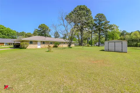Exterior - 1201 Coyle St, Springhill, LA 71075 photo 7 of 9