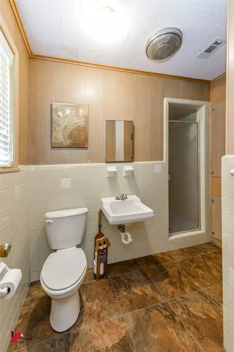 Bath - 1201 Coyle St, Springhill, LA 71075 photo 4 of 4