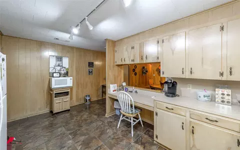 Kitchen - 1201 Coyle St, Springhill, LA 71075 photo 3 of 4