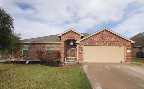 1105 Ashton Dr, Azle, TX 76020