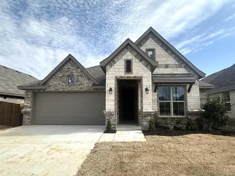 920 Madeline Ln, Cleburne, TX 76033