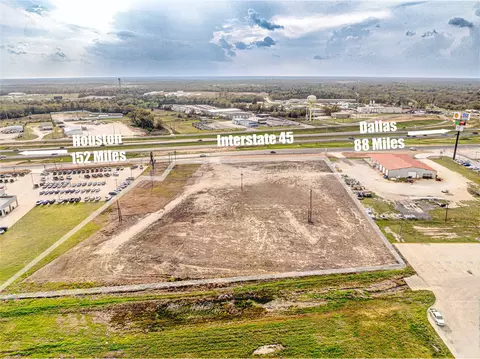 350 Interstate 45 E, Fairfield, TX 75840
