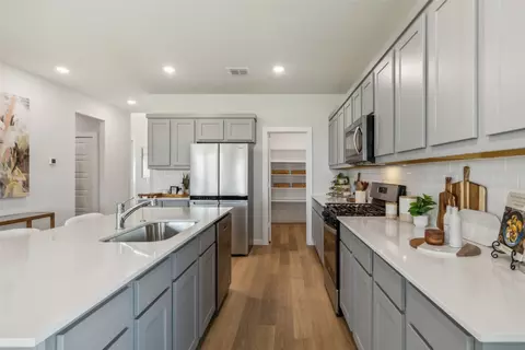 Kitchen - 424 Marsh Dr, Lavon, TX 75166 photo 2 of 2