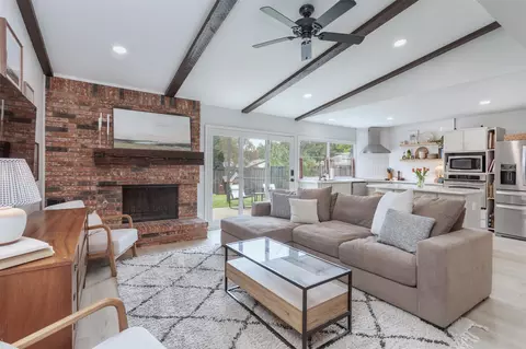 1424 Cross Bend Rd, Plano, TX 75023
