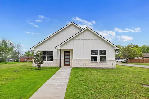 307 S Carlton St, Ennis, TX 75119