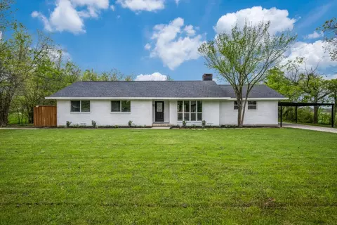 2010 Duck Creek Rd, Sanger, TX 76266