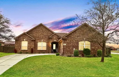 412 Lake St, Red Oak, TX 75154
