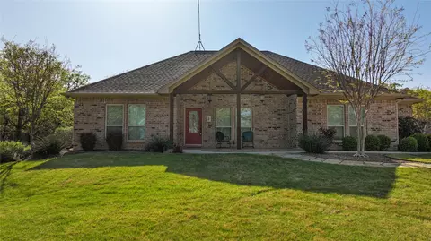 128 Mustang Springs Cir, Sunset, TX 76270