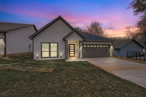 719 E Hanna St, Denison, TX 75021