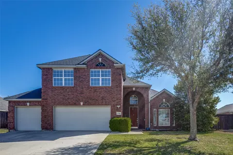2704 Old Stables Dr, Celina, TX 75009