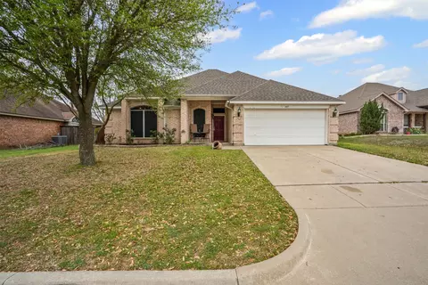 407 Taos Ct E, Aledo, TX 76008