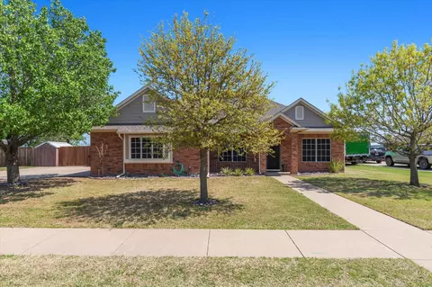 1703 Hickory Dr, Pilot Point, TX 76258