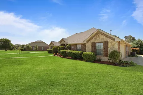 2016 Big Springs Dr, Joshua, TX 76058