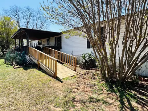 306 N Leon St, Gustine, TX 76455 photo 5