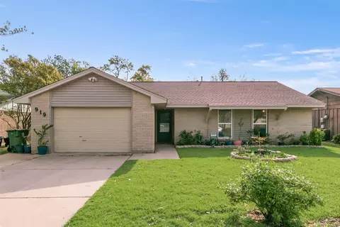 919 Stony Brook Dr, Lewisville, TX 75067