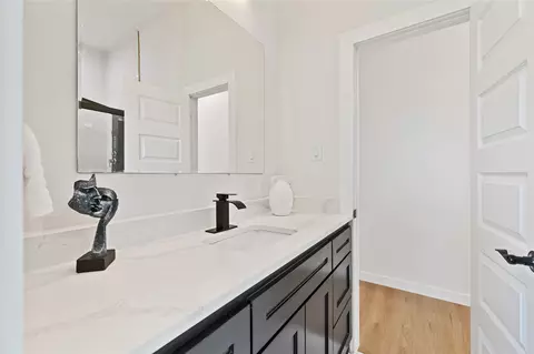 Bath - 1209 Griffith Ave, Terrell, TX 75160 photo 5 of 8