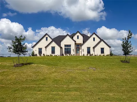 108 Blackstar Ln, Decatur, TX 76234
