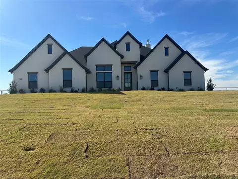 108 Blackstar Ln, Decatur, TX 76234